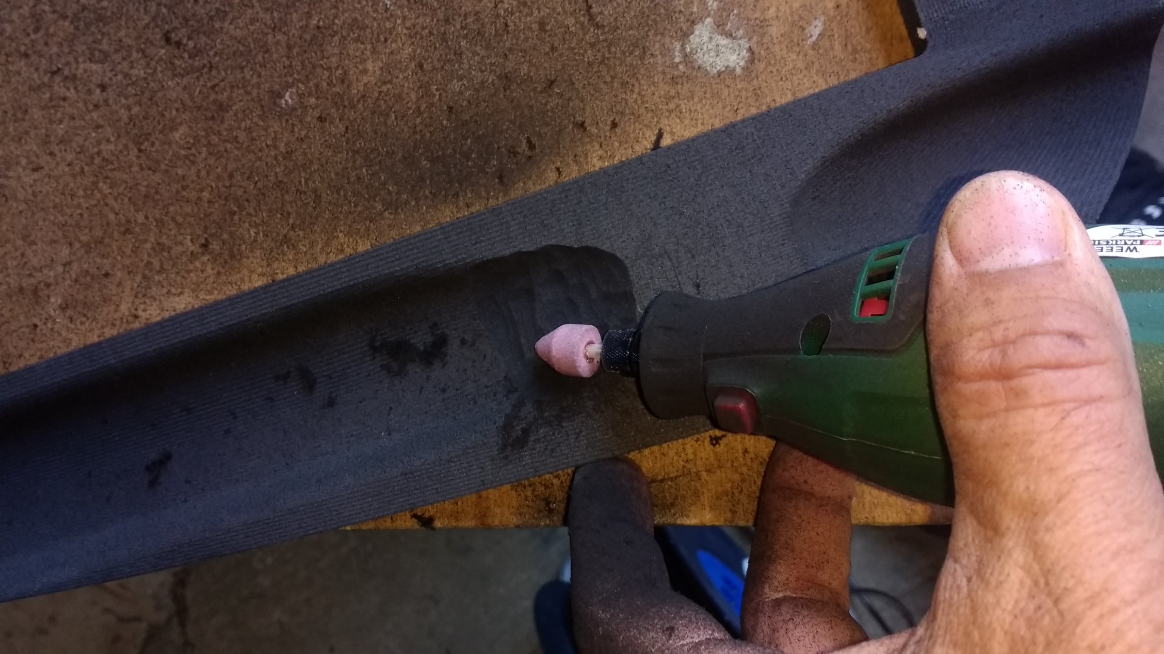 Schleifen des Sickenrahmens